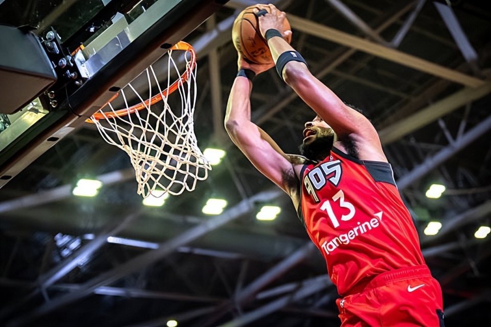 他展现出了, 随后又立刻 他展现出了, 随后又立刻