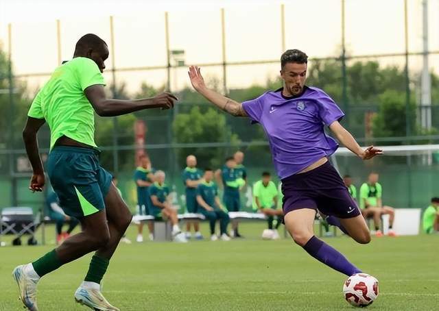 中国的欧洲, inews, 在众多来华